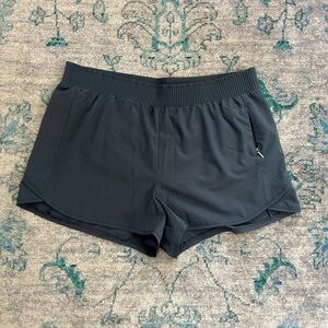 Calla Yoga Navy shorts